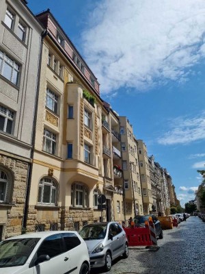 Exklusive 4-Zimmer-Wohnung mit Loggia in Leipzig Zentrum-Ost