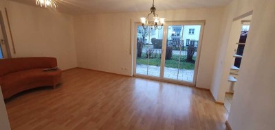 Stilvolle, gepflegte 1,5-Zimmer-Erdgeschosswohnung mit Balkon und EBK in Ingolstadt
