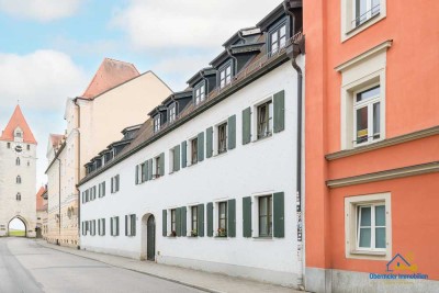Hochwertige 2,5-Zimmer-Wohnung in denkmalgeschützter Innenstadtlage mit beheiztem Wintergarten