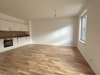 Gemütlicher Erstbezug: 2-Raum-Wohnung mit Einbauküche und Duschbad