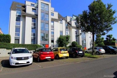 Gut geschnittene 3-Zimmer-Wohnung mit Loggia, Einbauküche und Tiefgaragenstellplatz