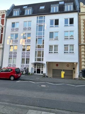 Dachgeschossglück, Maisonettewohnung mit Balkon in beliebter Lage von Bonn...