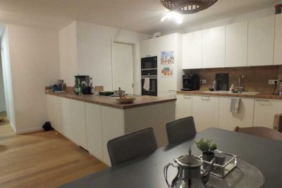 Moderne, rollstuhlgeeignete 3-Zi-Whg. in kleiner Wohneinheit