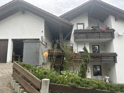 Sonnige Dachgeschosswohnung  mit Balkon und Gartenmitbenutzung