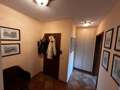 Geschmackvolle 4,5-Zimmer-Hochparterre-Wohnung mit EBK in Köln Weiden