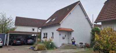 Keine Maklergebühren: Freistehendes/ruhig liegendes Einfamilienhaus mit optimaler Verkehrsanbindung