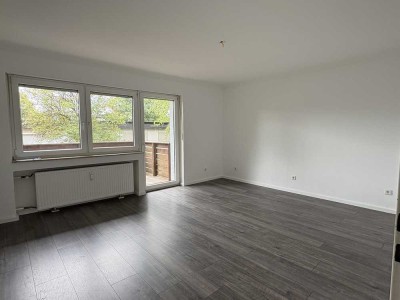 Modernisiert! Helle 3 Zimmer Wohnung, inklusive Balkon, in ruhiger Lage