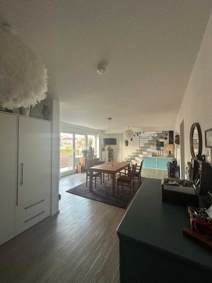 Lichtdurchflutete 3-Zimmer Maisonette-Wohnung mit Balkon in Biberach - Mittelberg