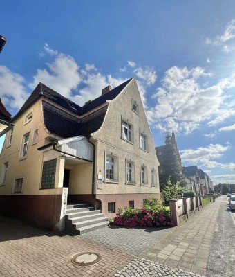 Top Lage - Mehrfamilienhaus - 3 Einheiten  - großes Grundstück, Grün, Garagen, Carport, Stellplätzen