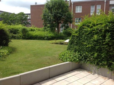 Zum 01.08./01.09.2025 Neuwertige Hochparterre-Wohnung mit Terrasse in Norderstedt-Mitte
