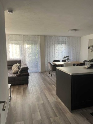 4-Raum-Wohnung mit Balkon und Einbauküche in Pfullingen