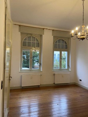 Gepflegte 2-Raum-Erdgeschosswohnung in Bad Honnef - Atelier, Büro oder 1 Personen-Wohnung