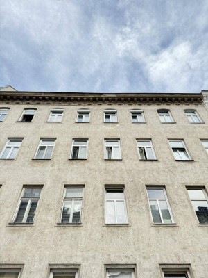 Zwei getrennte Wohneinheiten im Altbau – Sanierungsbedürftige Wohnung mit Potenzial in Penzing