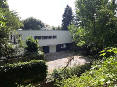 Saniertes EFH auf einzigartigem Traumgrundstück in Hanglage am Waldrand