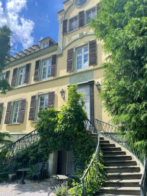 *RESERVIERT* WOHNEN IM SCHLOSS - romantische 3-Zimmer Wohnung mit Wintergarten und Sauna