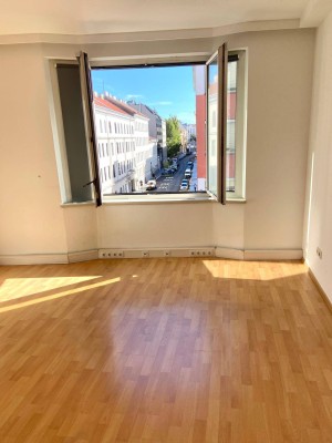 MARGARETENSTRASSE neben MARGARETENPLATZ moderne 4-Zimmerwohnung auch Büro/Ordinationseignung in bester Lage U 4 Nähe