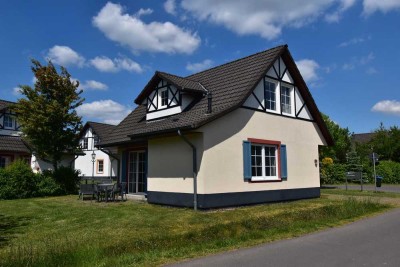 Freistehendes 4-Personen-Ferienhaus mit neuer Küche und 2 Bädern im Ferienresort Cochem (3553)