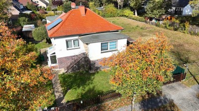 Von privat - Charmantes Einfamilienhaus mit großem Grundstück und vielseitigen Nebengebäuden