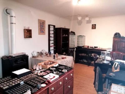 Einfamilienhaus mit großem Grundstück und vielseitigen Nebengebäuden bei Idar-Oberstein