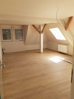 Familienfreundliche Wohnung in Winden, Nähe Bahnhof, neu zu vermieten