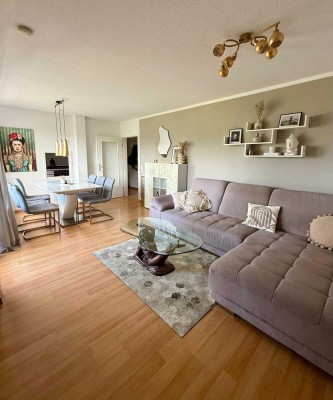 Gut geschnittene 3 Zimmer Wohnung mit Balkon!