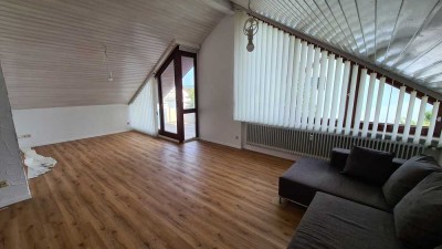 Helle 1,5-Zimmer Dachgeschoss-Wohnung in ruhiger Lage