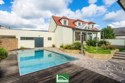 Achtung, seltene Gelegenheit - Geniales Stadthaus, generalsaniert mit Pool, Poolhaus, großzügigem Wellnessbereich &amp; zusätzlichem Büro/Lager von ca. 120m²