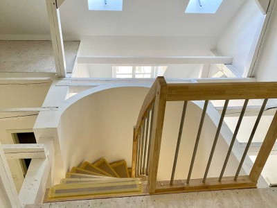 132 qm Dachgeschosswohnung mit besonderem Flair - Fahrstuhl im Haus