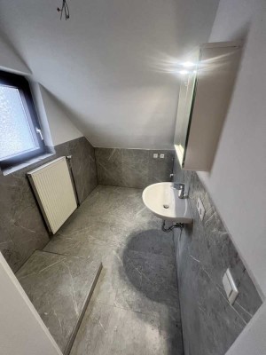 Stilvolle 4-Raum-Wohnung mit gehobener Innenausstattung mit Balkon und EBK in Stuttgart Degerloch