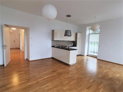 Schöne Pärchenwohnung mit großem Balkon u. Parkplatz in Ruhelage Nähe Buchkogel!