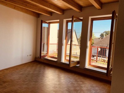 Geschmackvolle, helle 2-Zimmer-Wohnung in West-Ost Ausrichtung mit Balkon und EBK in Augsburg
