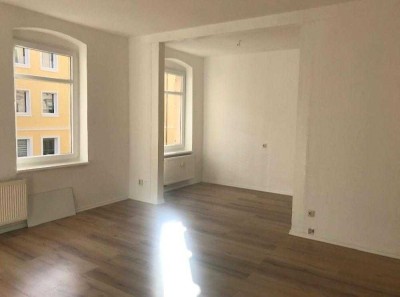 Ab August 2025: Freundliche Singlewohnung mit Balkon, Laminatboden & Badewanne