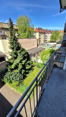 Exklusive, modernisierte 3-Zimmer-Wohnung mit geh. Innenausstattung mit EBK