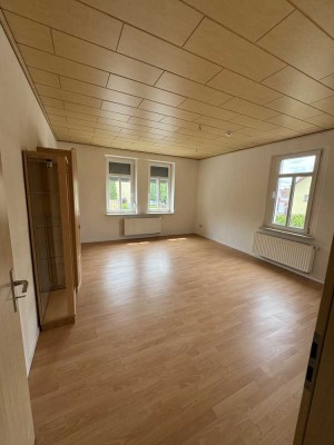 2-Raum Wohnung renoviert und tlw. möbliert