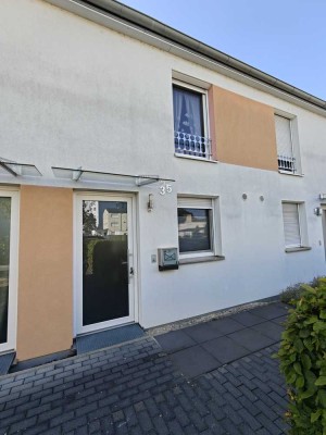 Schönes Reihenhaus mit drei Zimmern inkl. Grundstück, Garage + Stellplatz in Eppelheim *ohne Makler