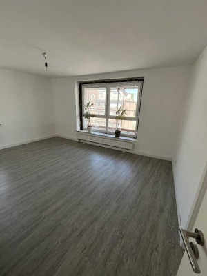 sanierte helle 2-Zimmer Wohnung - 49 m² - modernes Bad - energetische Sanierung in der Endphase