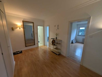 Voll - Möblierte - 4-Zimmer Erdgeschosswohnung mit Garten in Langen (Hessen)