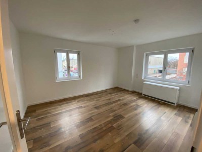 Ausgburg-Haunstetten: helle, frisch sanierte 2-Zi-Wohnung
