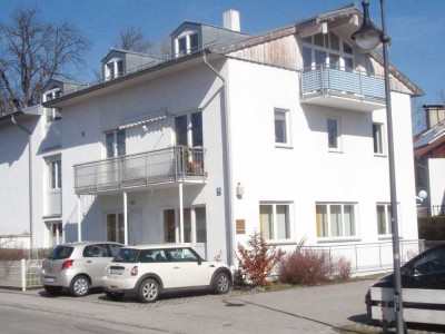 Helle 3-Zi. WHG mit Balkon und Dachterrasse direkt an der Würm