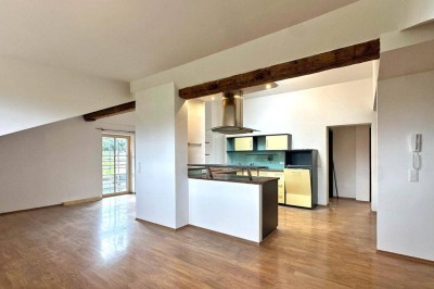 Naturnah Wohnen, direkt am Gaisberg! 3,5-Zimmer DG-Wohnung mit Garten