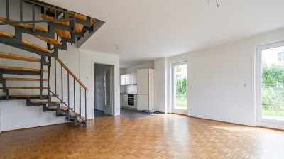 WOHNEN IN STRAUSBERG: MODERNE DOPPELHAUSHÄLFTE MIT FUSSBODENHEIZUNG UND EINBAUKÜCHE