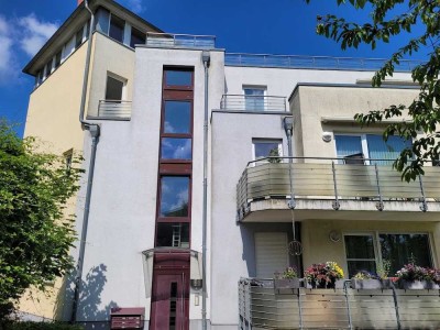 Charmante 2-Zimmer in schöner Wohnanlage-Tiefgaragenstellplatz-Wannenbad-Terrasse