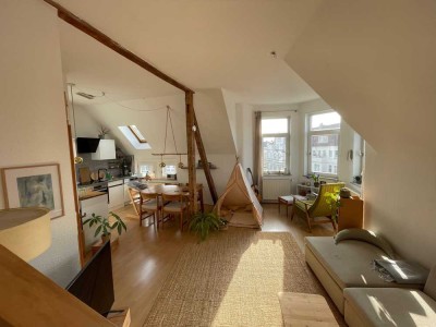 850 €, 68 m², 2 Zimmer über 2 Ebenen, Küche, neu sanierte Bäder