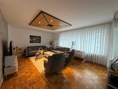 Mitten im Zentrum: Schöne 2- Zimmer Wohnung mit Echtholzparkett