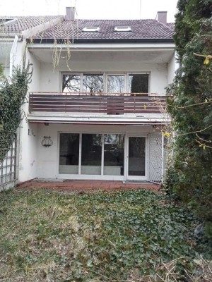 freies und großzügiges Reihenmittelhaus mit kleinem Garten sucht Familie