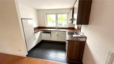4,5 Zimmer 92 qm mit Terrasse, Garten Einbauküche und Doppelparkerstellplatz, Flugfeld