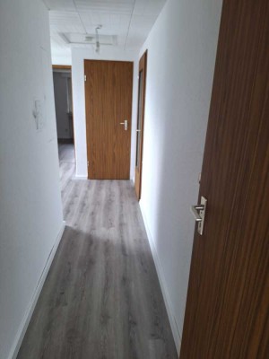 Helle 2,5 ZI DG Wohnung ab August frei. 46qm, € 327,00 Kaltmiete