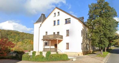 Mehrfamilienhaus Kaltmiete € 50.000 in Elsterberg mit 10 Wohnungen (820 qm) und 1 Büro (140 qm)