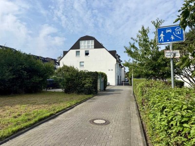 Helle 2-Zimmer-Wohnung mit Sonnen-Balkon in zentraler und ruhiger Lage