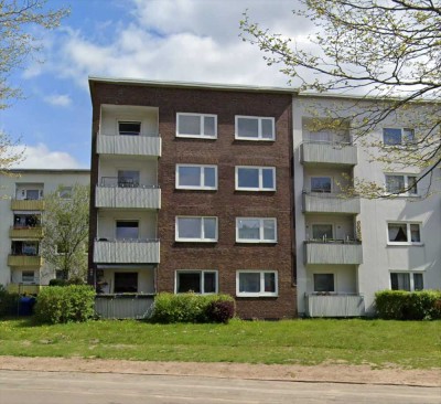 Zentrale 3-Zimmer-Wohnung mit Balkon in Neumünster// Sachsenring